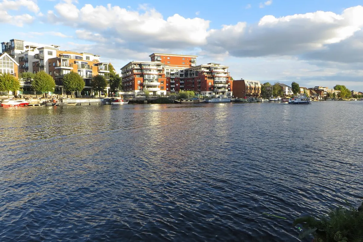 New flats on the Kingston riverside
